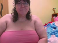 I am a hot and sesnual model always in the mood to get naughty with you on cam