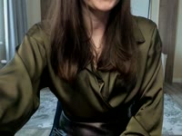 Hi, guys. My name is Anna. I really like to socialize and get to know new people. I love to wear nylon tights, stockings and heels. Let