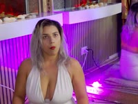 I am a hot and sensual model always in the mood to have fun with you on cam