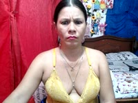 Soy una mujer de estatura pequeña pero con unas ganas de sexo enorme, soy alegre me gusta ser complaciente ven a jugar conmigo