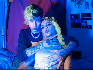 chat room picture DanAndLila