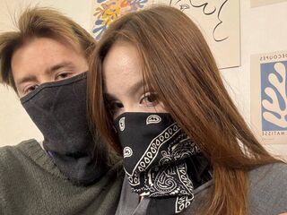 chatroom livesex EmilyAndDan