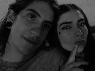 adult couple live cam RavenAndLogan
