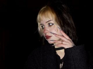 bizarre chat room LiyaLuna