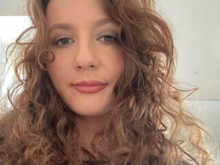 naked camgirl masturbating with dildo AlexRuby