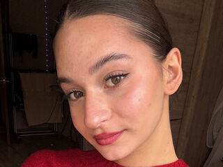 topless camgirl AlisenBrown