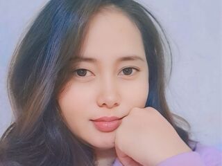 topless cam girl AlmariWilliams