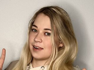 naked girl with webcam fingering pussy AnjaTruehart