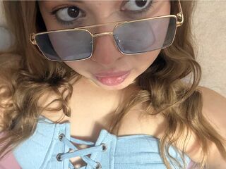 cam girl playing with sextoy ArianaBrault