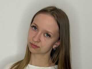 cam girl fingering AundreaMoczo