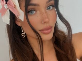 extreme webcam video BellaSophiaSky