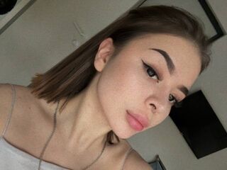 naughty camgirl fingering shaved pussy BonnieMiller