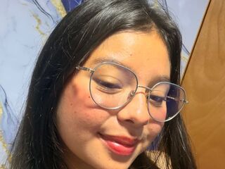 camwhore fingering shaved pussy CamilaGat