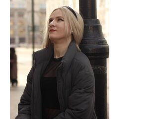 naked webcamgirl video CarinGoodwin