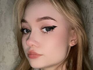 webcam striptease CecilyBurnard