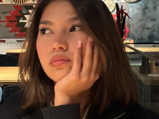 naked camgirl masturbating with dildo CelsaCoty