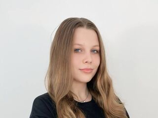 girl naked ChristianeSivie