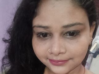 hot webcam slut CurvySoniya