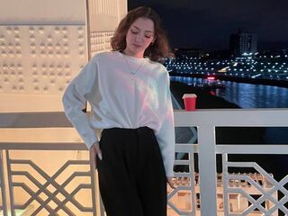 hot cam girl masturbating with dildo CweneGallant