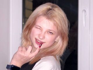 masturbating girl DaisySponholz