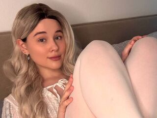 fingering girl DeluaMoon