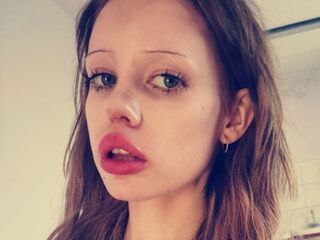 camgirl playing with vibrator DorindaHeyden