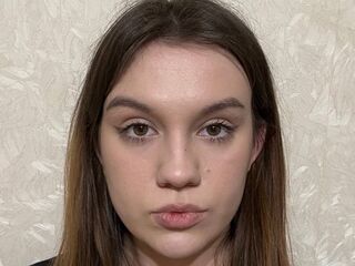 cam slut photo DwanaNewtown