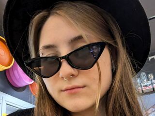 camwhore masturbating EasterCaris