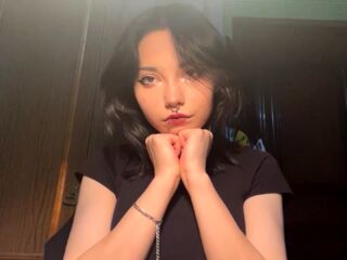 girl showing tits ElbaBuckles