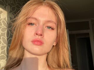 naughty camgirl masturbating with vibrator EleanorPattinson