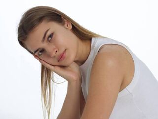 naughty cam girl ElizSautner