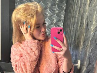 camgirl playing with sextoy ElizabethCamaro