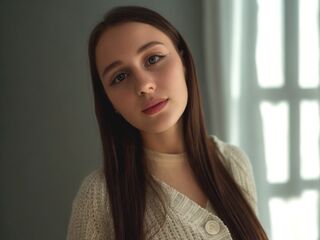 nude webcamgirl ElwynaHarn