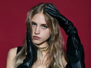 naughty cam girl masturbating EveTottingham