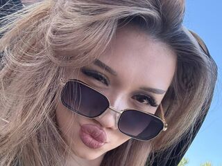 naughty camgirl masturbating GailMayette