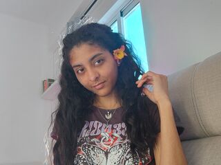 kinky cam GenevieveBrown