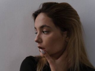 camslut topless HermilaKapper
