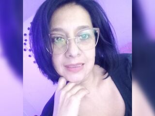 naughty camgirl fingering pussy IsisDorada