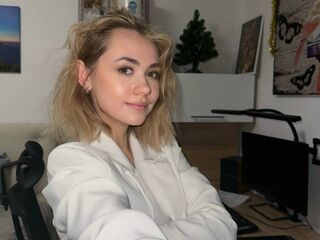 topless cam girl KailaPeroni