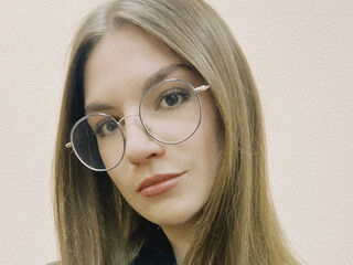 naughty cam girl fingering shaved pussy KaraTribley