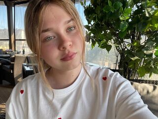 fingering cam whore KendallHennig