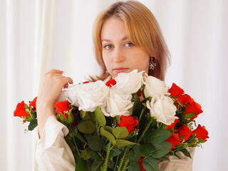 chatrubate cam girl LeilaDenner