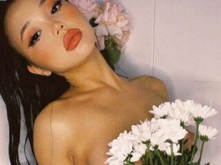 webcam striptease LeonaBellmont