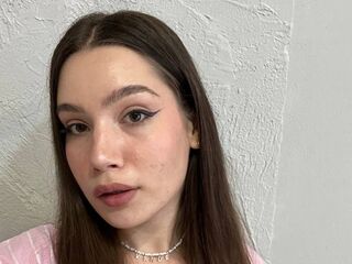 hot strip tease webcam LynnLee