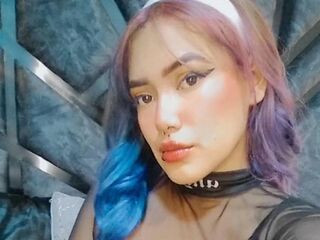 nude webcamgirl pic MaddieLannister