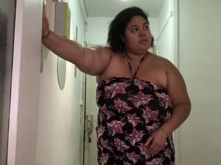 camslut showing tits Marieexelis