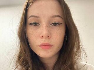naughty camgirl fingering shaved pussy MarquitaSuchla