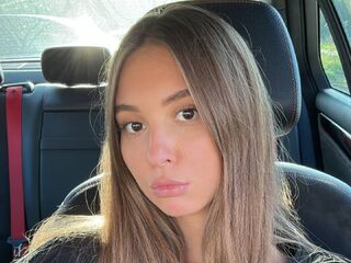 webcamgirl MiyaEvans
