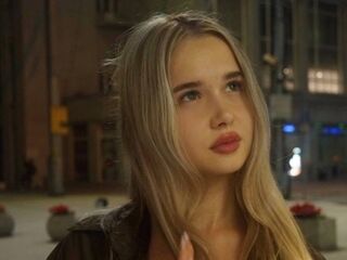 naked NicolettaCooper