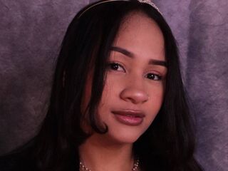 closeup cam NicolleMari